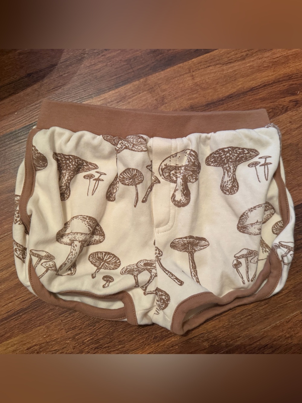 Kate Quinn Bamboo Retro track shorts Fungi